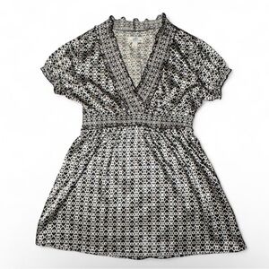 90s Y2k Black and White Heart patterned babydoll shirt with ruffle trim 🪷